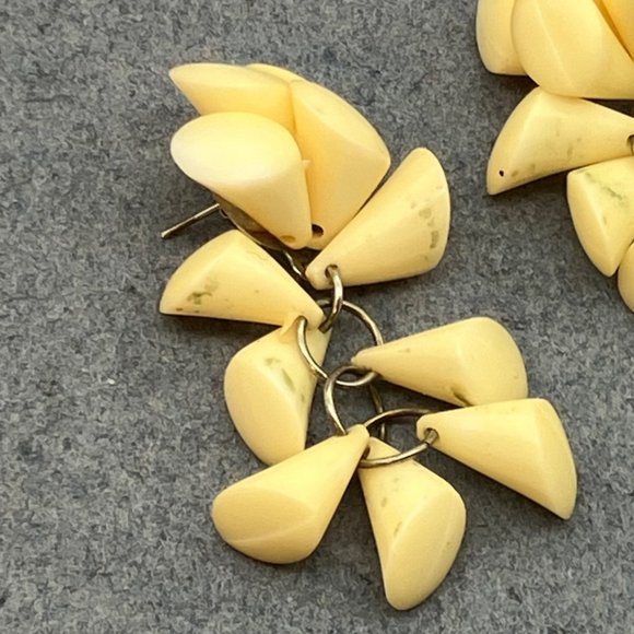 Dangle Pierced Earrings Ivory Cluster Claw Teeth Silver Exotic BoHo Vintage - Picture 9 of 11